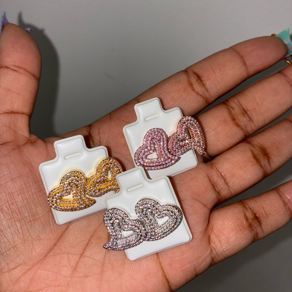 Elegant Heart-Shaped Earring Hoops 1pair